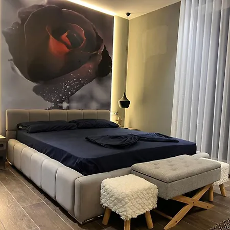 Villa Gjiri Lalezit Swimming Pool