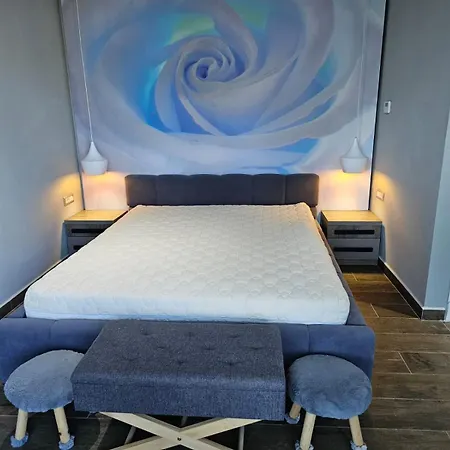 Villa Gjiri Lalezit Swimming Pool *