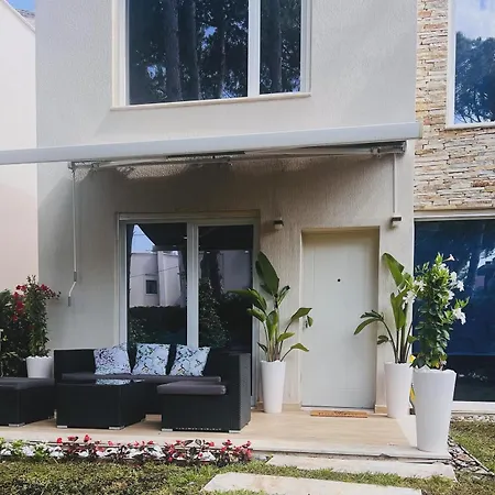 Gjiri Lalezit Swimming Pool