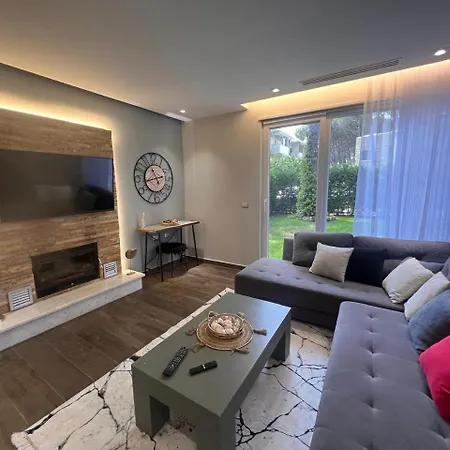 Villa Gjiri Lalezit Swimming Pool *