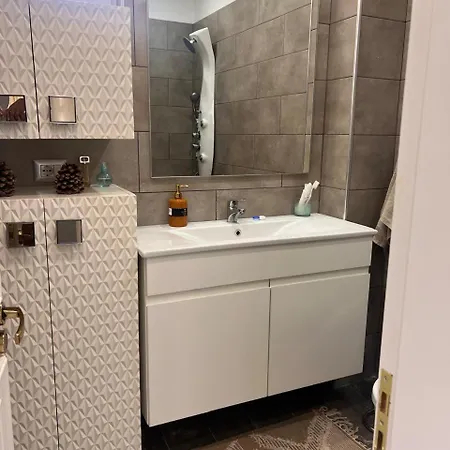 Villa Gjiri Lalezit Swimming Pool