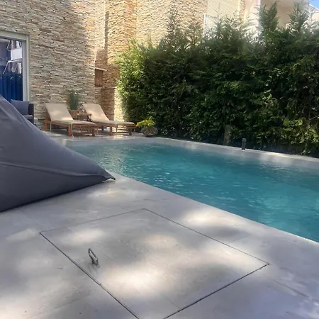 Gjiri Lalezit Swimming Pool Villa *