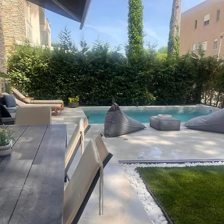 Gjiri Lalezit Swimming Pool *