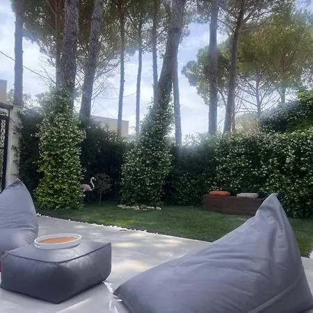 Villa Gjiri Lalezit Swimming Pool *