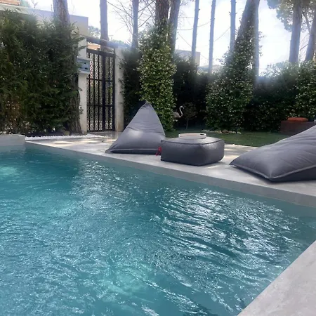 Gjiri Lalezit Swimming Pool Villa
