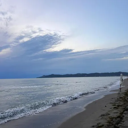 Gjiri Lalezit Swimming Pool Villa