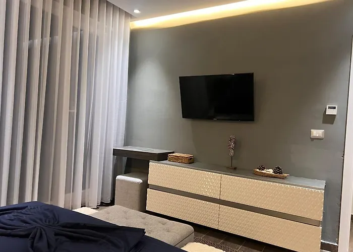 Gjiri Lalezit Swimming Pool *