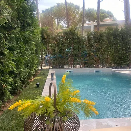 וילה Gjiri Lalezit Swimming Pool *